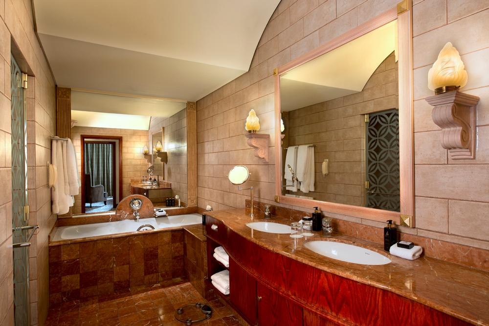 Michelangelo Hotel Premier Suite Bathroom